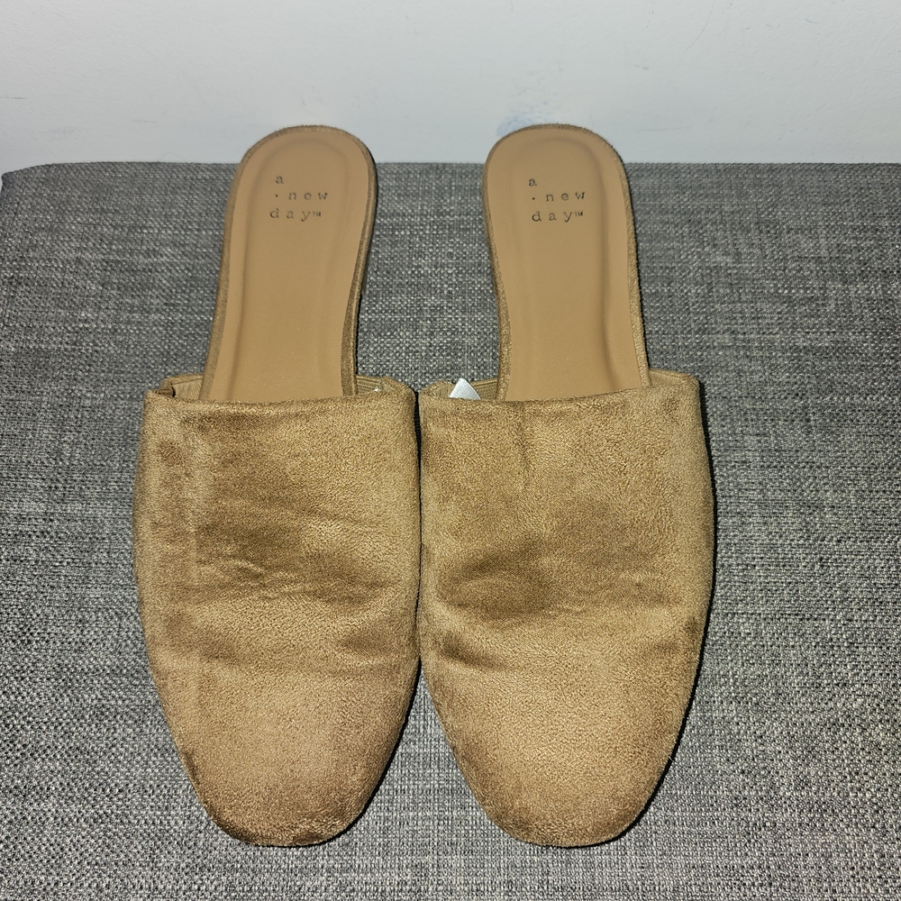 A New Day Women's Tan Faux Suede Mules Flats Size 8.5